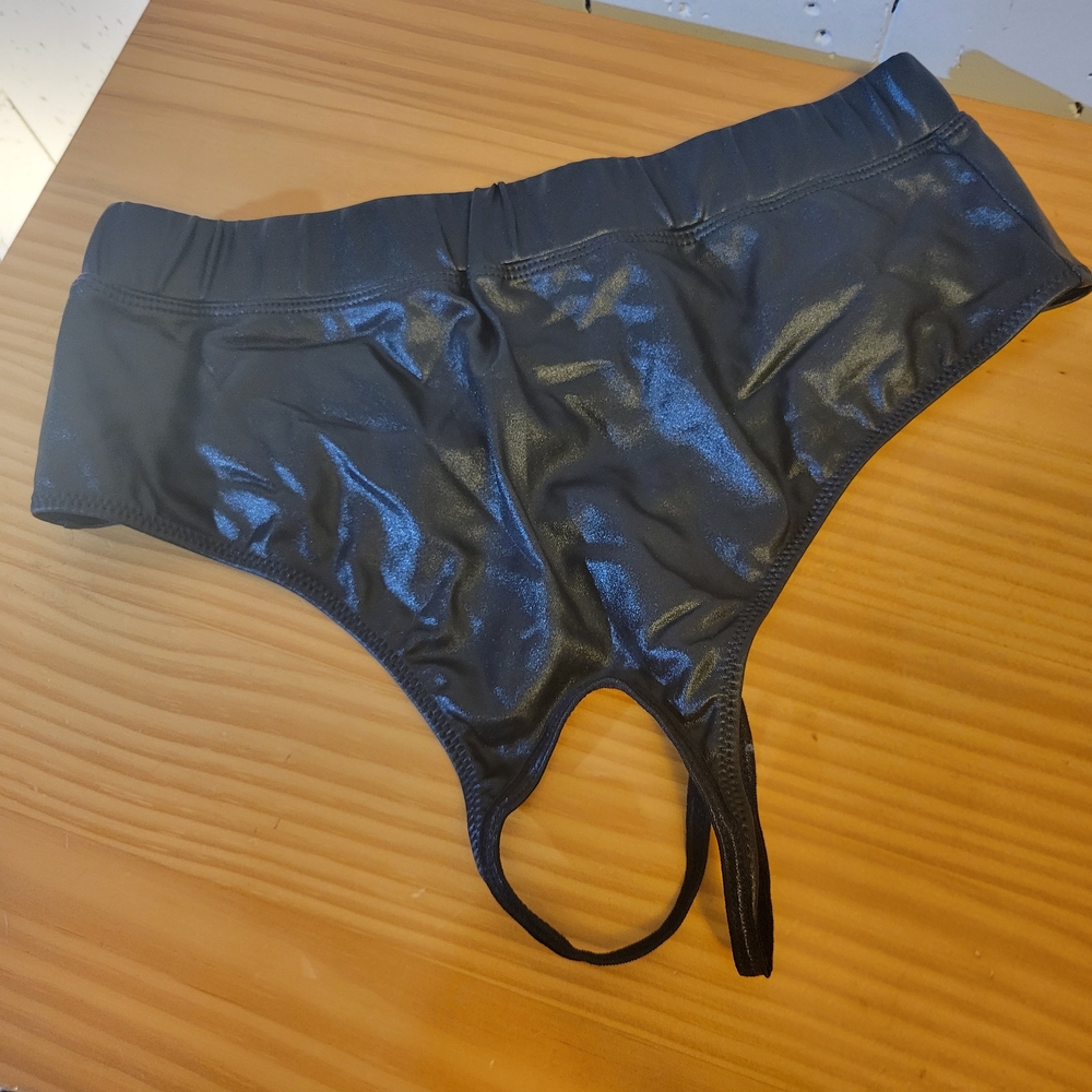 NWT LOVEHONEY CROTCHLESS THONG